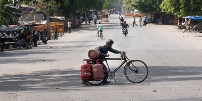 Hindistan'da karantina 3 Mayıs'a kadar uzatıldı