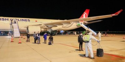 Polonya'dan tahliye edilen 212 kişi Ordu'ya getirildi