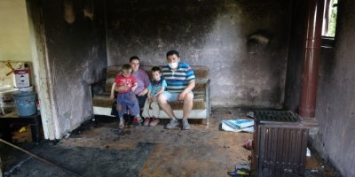 3 Yaşındaki çocuk çakmakla oynarken evi yaktı