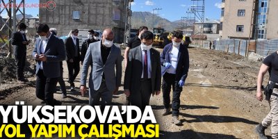 Yüksekova’da yol yapım çalışması