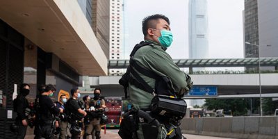 Binlerce Hong Konglu, Çin Ulusal Marşı'na karşı sokaklara döküldü