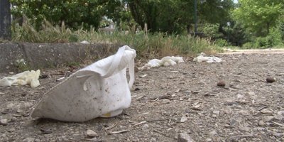 Sokaklara atılan kullanılmış maskeler tehlike saçıyor