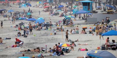 Vakalar arttı, Kaliforniya yeniden 'kapandı'