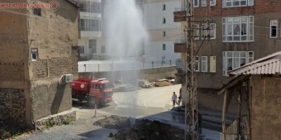 Hakkari’de su borusu patladı