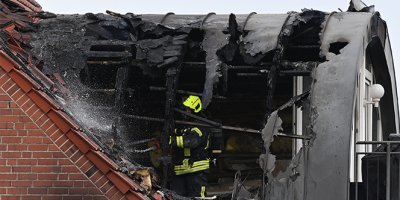 Almanya'da apartmanın üzerine küçük uçak düştü: 2 ölü, 2 yaralı