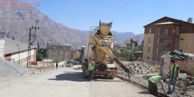 Hakkari’de yüzey sertleştirici beton uygulaması