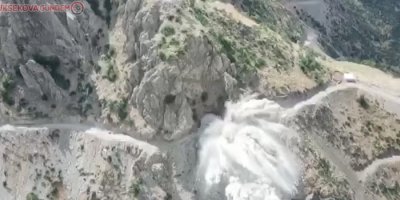Çukurca'da yol yapım çalışması