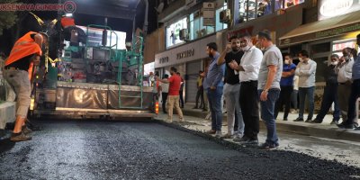 Hakkari'de yol asfaltlama çalışması