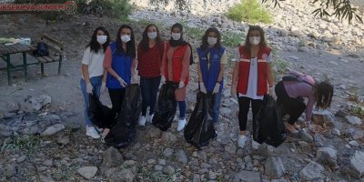 Zap Nehri kenarında çevre temizliği