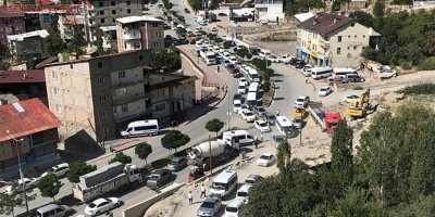 Hakkari'de KPSS'ye giren adaylar trafiğe takıldı
