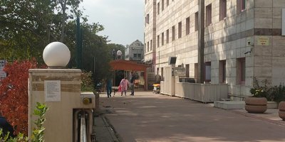 Korona testi pozitif çıkan kadın 4.kattan atladı, şans eseri kurtuldu