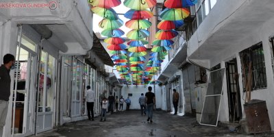 Yüksekova’da ‘Şemsiyeli Halk Pazarı’ açıldı