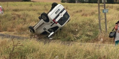 Hafif ticari araç ile otomobil çarpıştı: 1 ölü, 3 yaralı