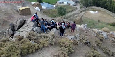 Burası Yüksekova! 2500 rakımlı tepede ders