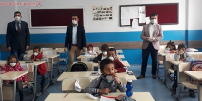 Yüksekova’daki okullara yıkanabilir 5 bin maske