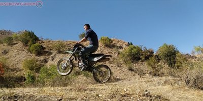 Hakkarili genç, motokros yarışlarına katılmak istiyor