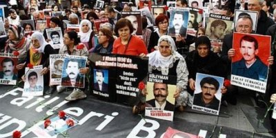 'Barışı da istiyoruz kayıplarımızı da'