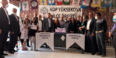 Yüksekova'da HDP'nin 8. Kuruluş Yıl Dönümü Kutlandı