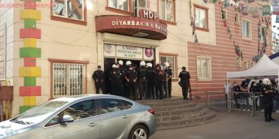 HDP Diyarbakır il eşbaşkanlarının gözaltı süresi uzatıldı