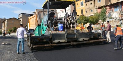 Şemdinli'de sıcak asfalt çalışması