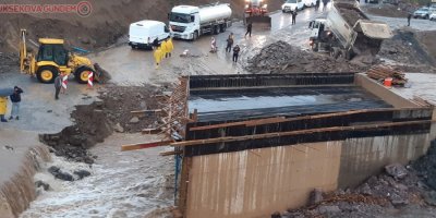 Şemdinli'de sel meydana geldi