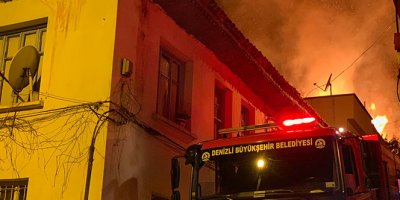 200 yıllık tarih alevlere teslim oldu