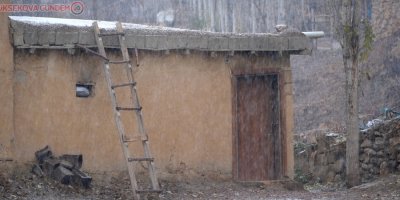 Yüksekova’da kar yağışı