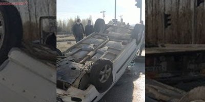 Van'daki kazada takla atan otomobilde 2 kişi sıkıştı