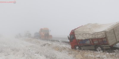 Yoğun sis 9 aracın karıştığı 4 ayrı kazaya neden oldu
