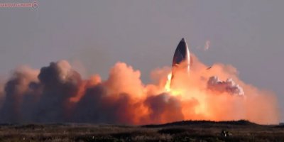 SpaceX'in mekiği iniş sırasında patladı