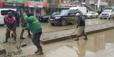 Yağışlardan sonra oluşan çamur temizlendi