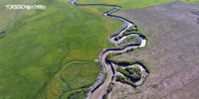 Yüksekova'da menderesler görsel şölen sunuyor
