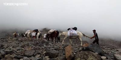 Kaybolan 2 dağcı için gittiler, 5 kişi ile döndüler