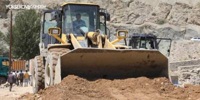 Başkale’de selin yaraları sarılıyor