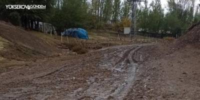 Yağmur Erciş’te sele neden oldu