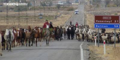 Göçerlerin zorlu dönüş yolculuğu başladı