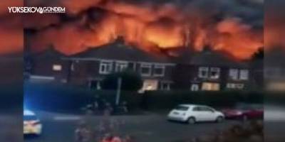 İngiltere'de plastik fabrikasında korkutan yangın