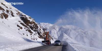 Yüksekova’da karla mücadele çalışması