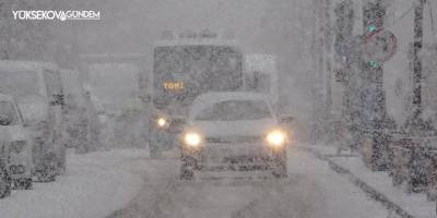 Van’da lapa lapa kar yağışı
