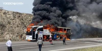 40 yolcunun bulunduğu otobüs yandı