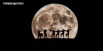 Van’da fotoğraf sanatçıları dolunayla ile selfie çekti