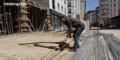 Van’da aşırı sıcaklar fırıncı esnafı ile inşaat işçilerini olumsuz etkiliyor