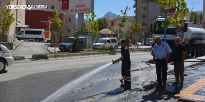 Hakkari caddeleri tazyikli suyla yıkandı