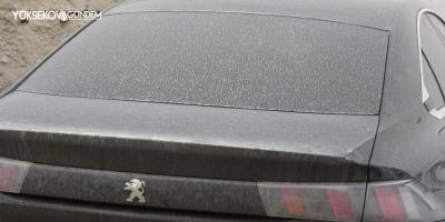 Yüksekova’da araçlar çamurla kaplandı