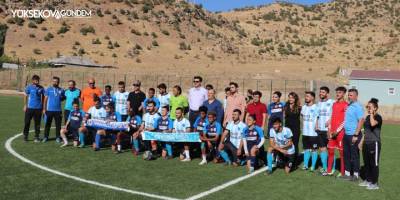 Kadın futbol takımı erkekleri yendi