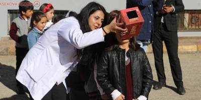 Karton kutudan yapılan düzenekle güneş tutulması heyecanı