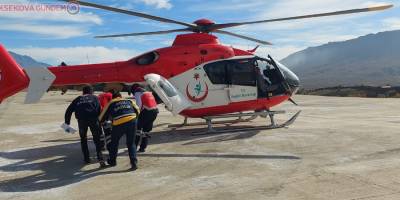 Kalp krizi geçiren yaşlı adam için ambulans helikopter havalandı