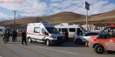 Yüksekova'da trafik kazası: 10 yaralı