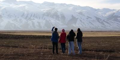 Filistinli Turistler Yüksekova'nın Cilo Dağlarına Hayran Kaldılar
