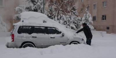 Van’da kar yağışı hayatı felç etti